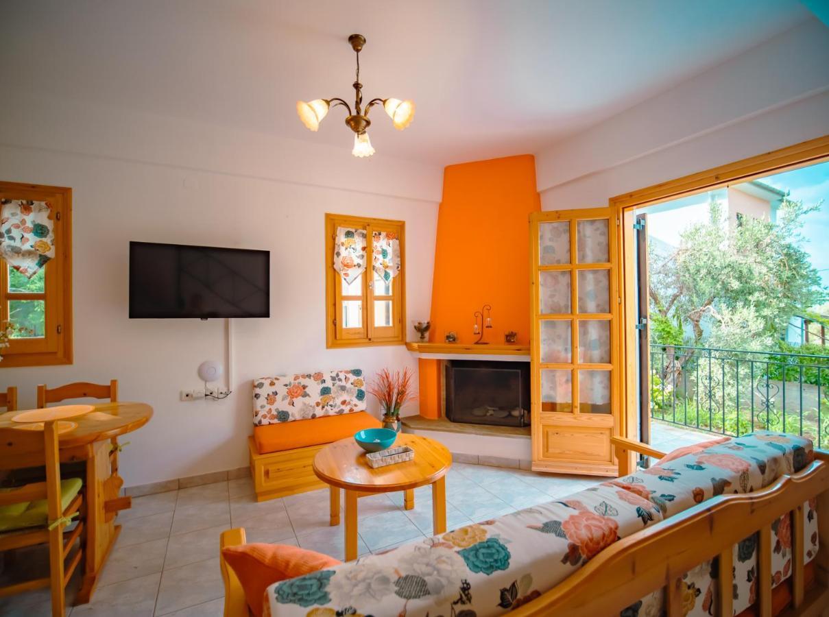 Orange House For Big Families In Damouchari - Delicious Houses מראה חיצוני תמונה