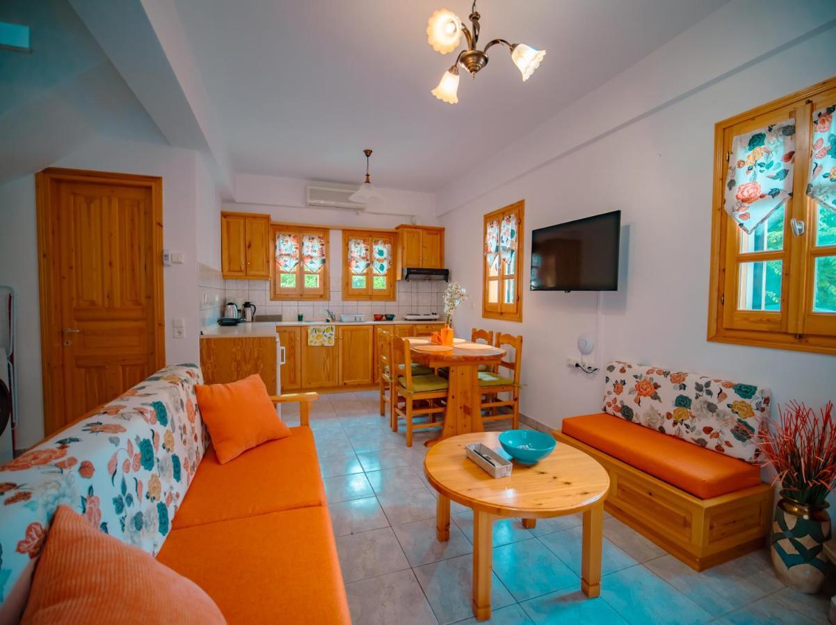 Orange House For Big Families In Damouchari - Delicious Houses מראה חיצוני תמונה