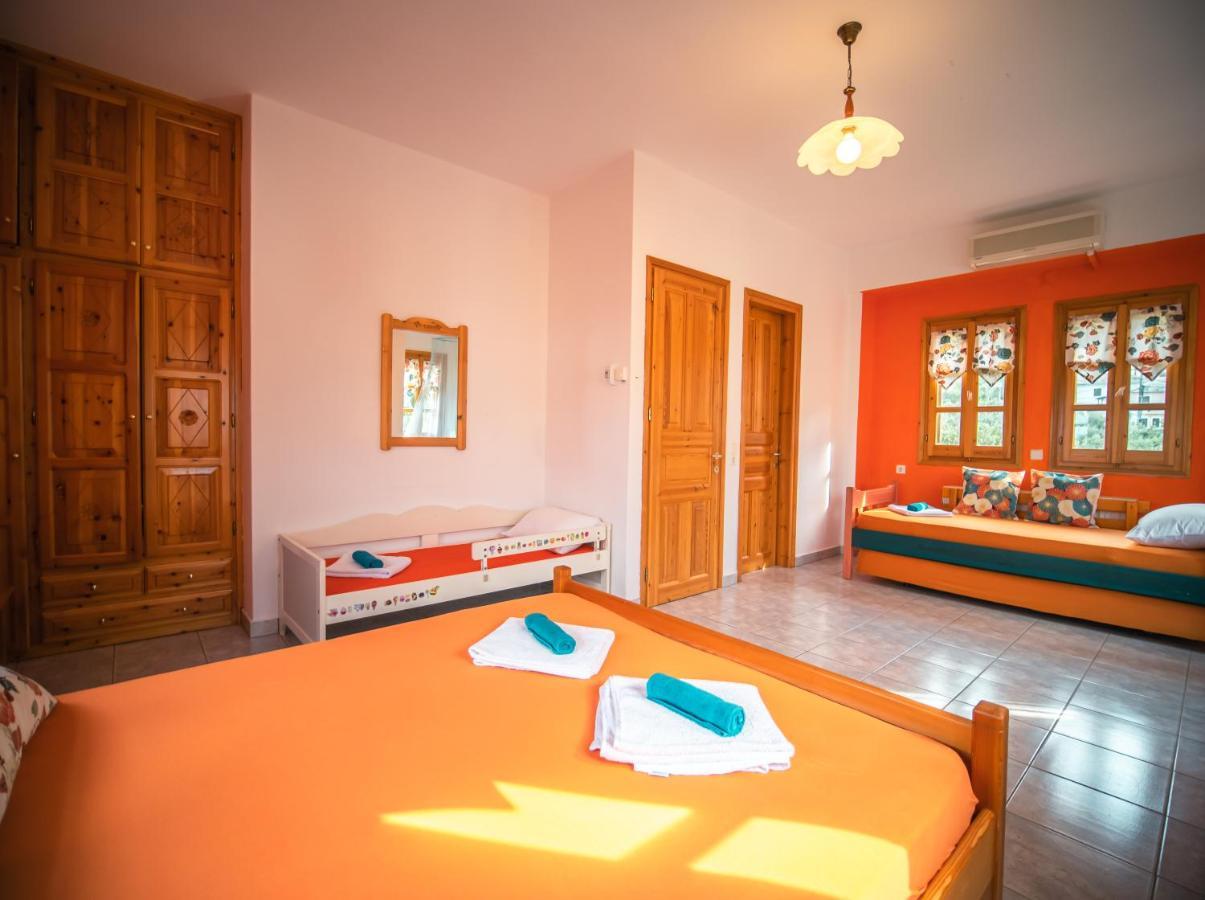 Orange House For Big Families In Damouchari - Delicious Houses מראה חיצוני תמונה