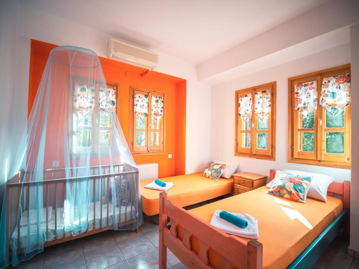 Orange House For Big Families In Damouchari - Delicious Houses מראה חיצוני תמונה